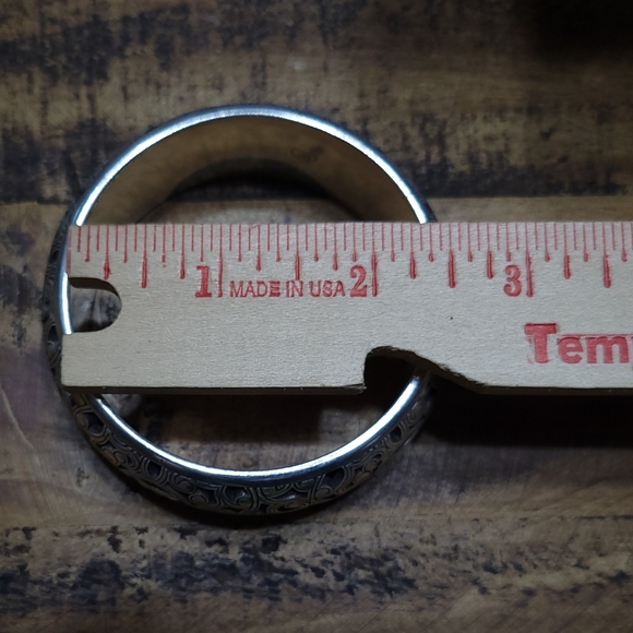 Brighton Bangle with Black Enamel - Picture 4 of 4